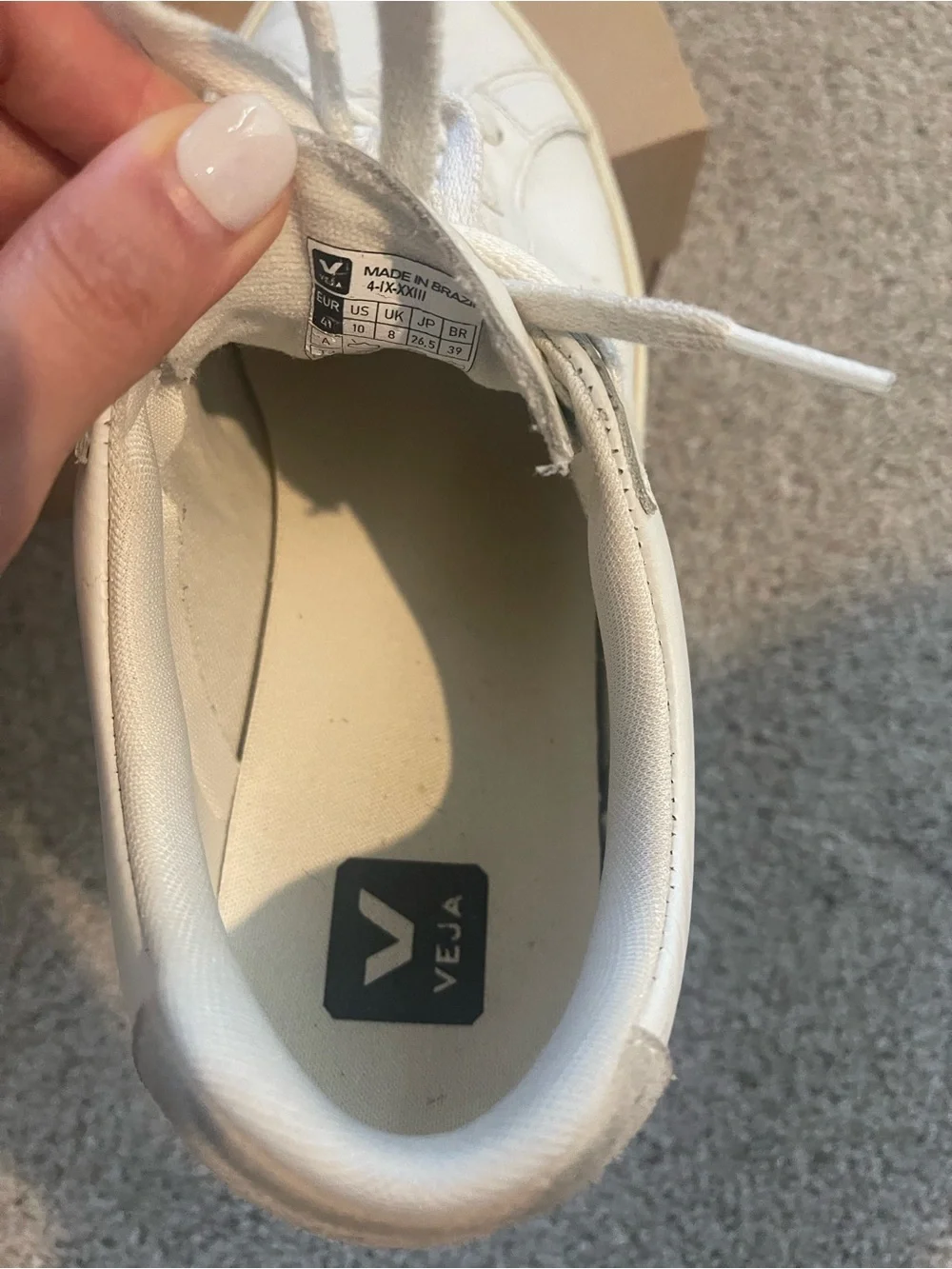 Veja White Sneakers with Beige V Logo - Picture 5 of 7